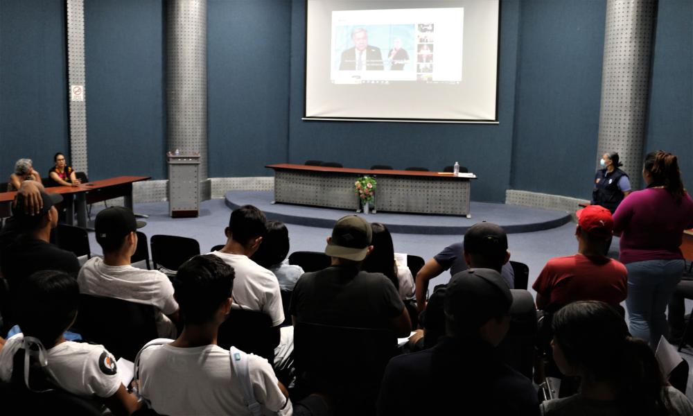 Imparten Taller de Cultura de Paz e Inclusión Tutorial de la Lic. de Cultura Física y Deportes