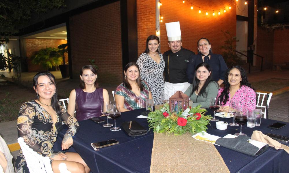 Ofrece Dr. Jorge Téllez López cena de agradecimiento a directivos universitarios