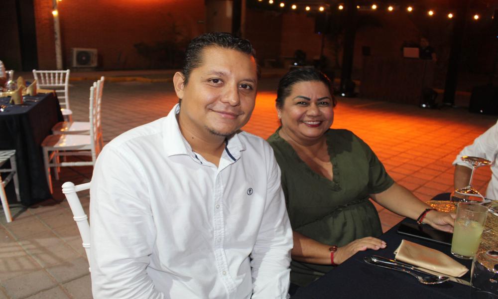 Ofrece Dr. Jorge Téllez López cena de agradecimiento a directivos universitarios