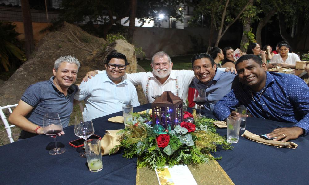 Ofrece Dr. Jorge Téllez López cena de agradecimiento a directivos universitarios