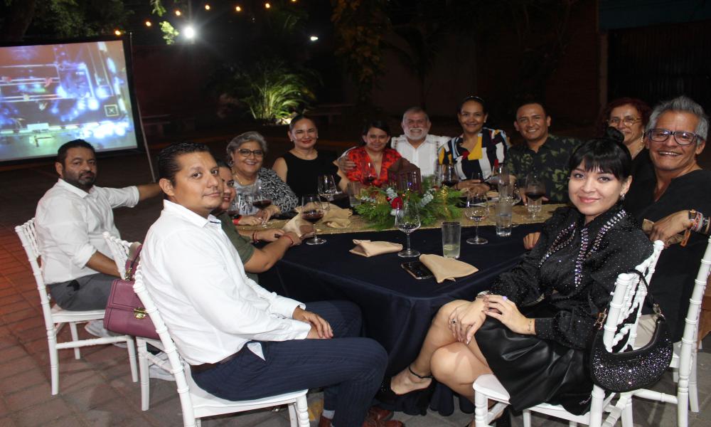 Ofrece Dr. Jorge Téllez López cena de agradecimiento a directivos universitarios