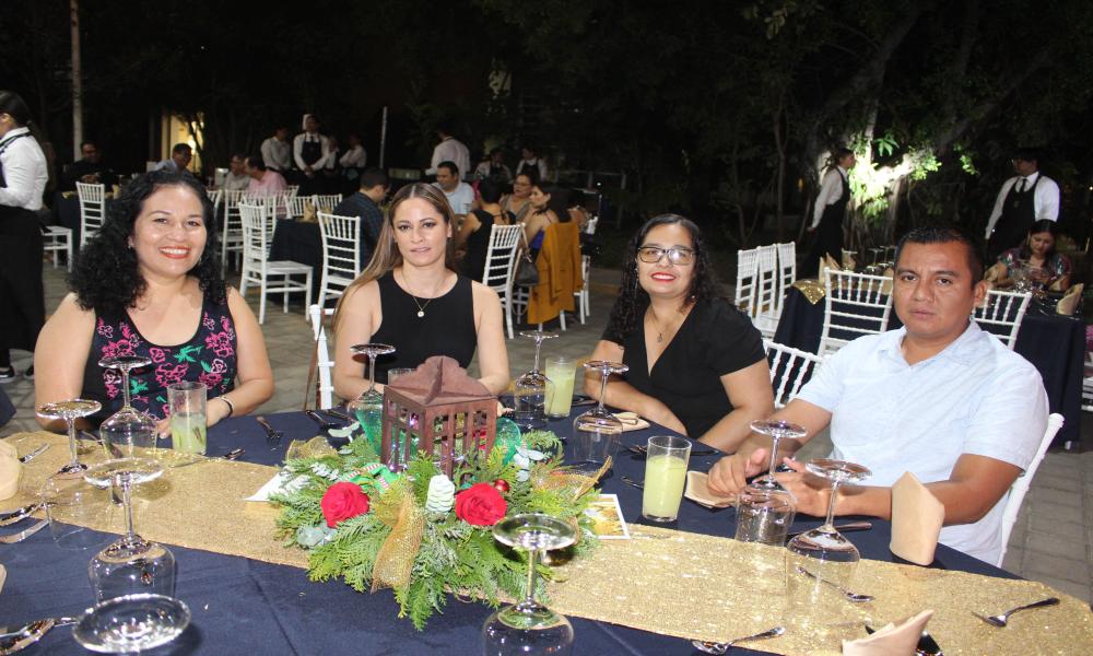 Ofrece Dr. Jorge Téllez López cena de agradecimiento a directivos universitarios