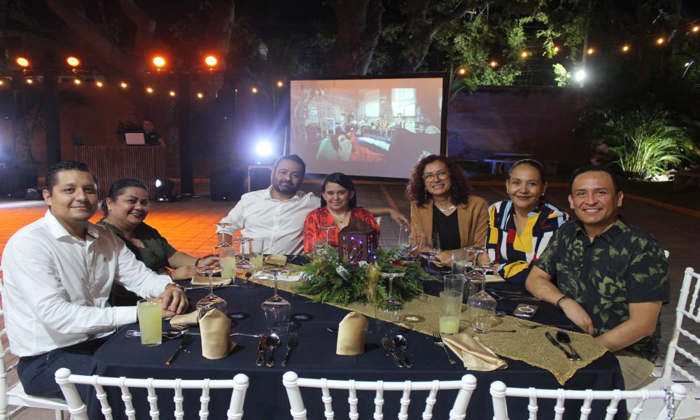 Ofrece Dr. Jorge Téllez López cena de agradecimiento a directivos universitarios