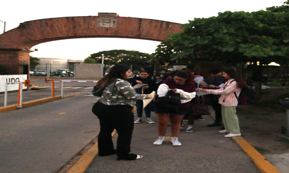 Presentaron 436 estudiantes el examen EGEL de CENEVAL en CUCosta