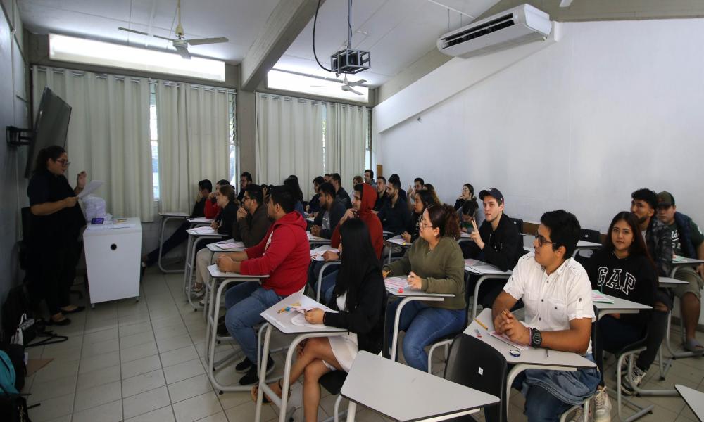 Presentaron 436 estudiantes el examen EGEL de CENEVAL en CUCosta