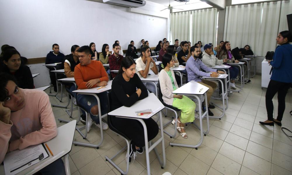 Presentaron 436 estudiantes el examen EGEL de CENEVAL en CUCosta