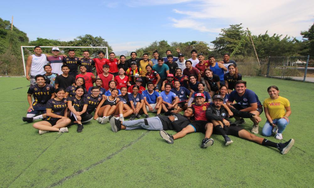 Concluyeron actividades deportivas y recreativas por X Aniversario de la carrera CFyD