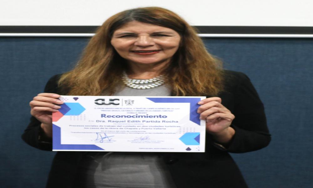 Impartieron Conferencia “Transformaciones e Impactos y Tecnologías en las Ciudades Turísticas”