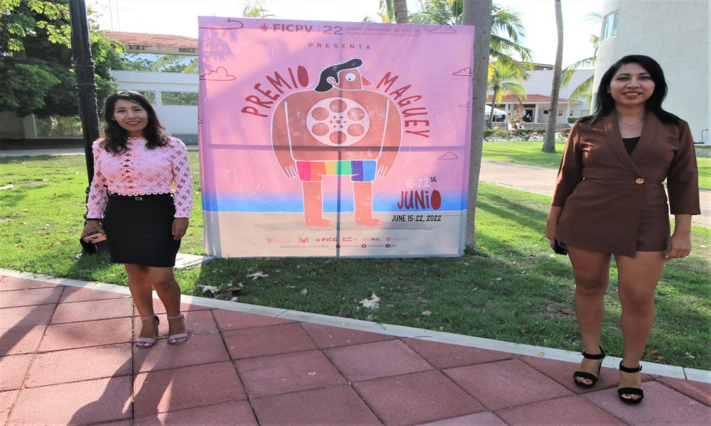 Entregan “La Iguana de Oro” a Mariana Bastos, directora de “Raquel 11”