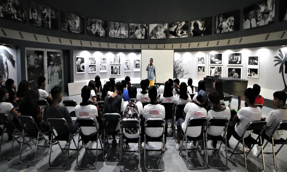 Visitan alumnos del COBAEJ las instalaciones del Centro Universitario de Costa