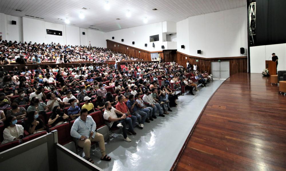 Kumamoto y “Rojo” firmaron compromiso en pro de la Educación en Puerto Vallarta