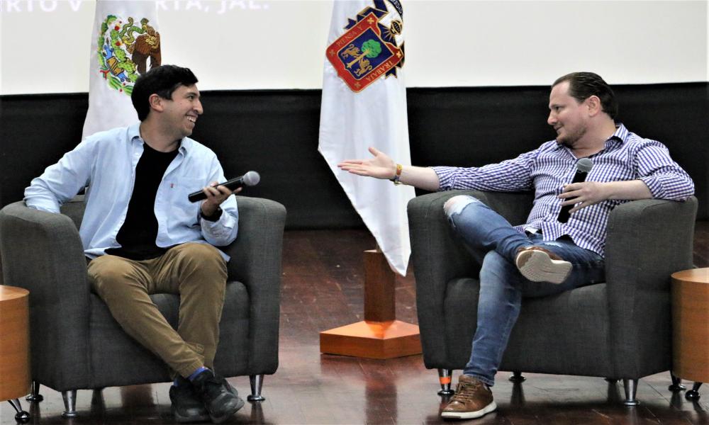 Kumamoto y “Rojo” firmaron compromiso en pro de la Educación en Puerto Vallarta