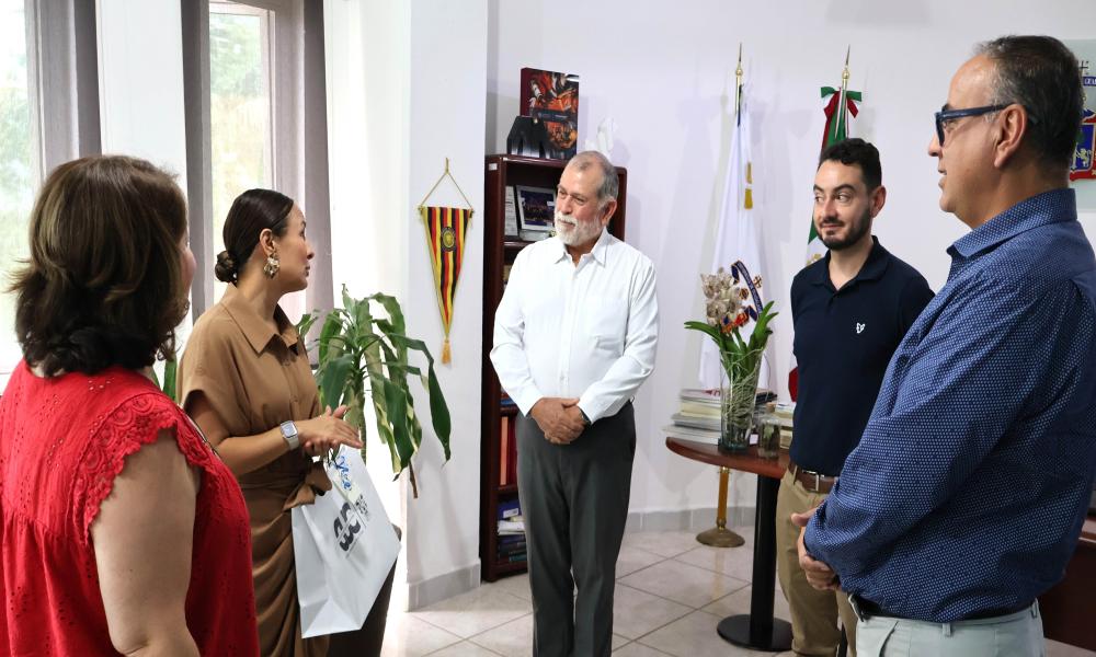 Recibe el Dr. Jorge Téllez la visita de la nueva Cónsul de Educación y Cultura de EU
