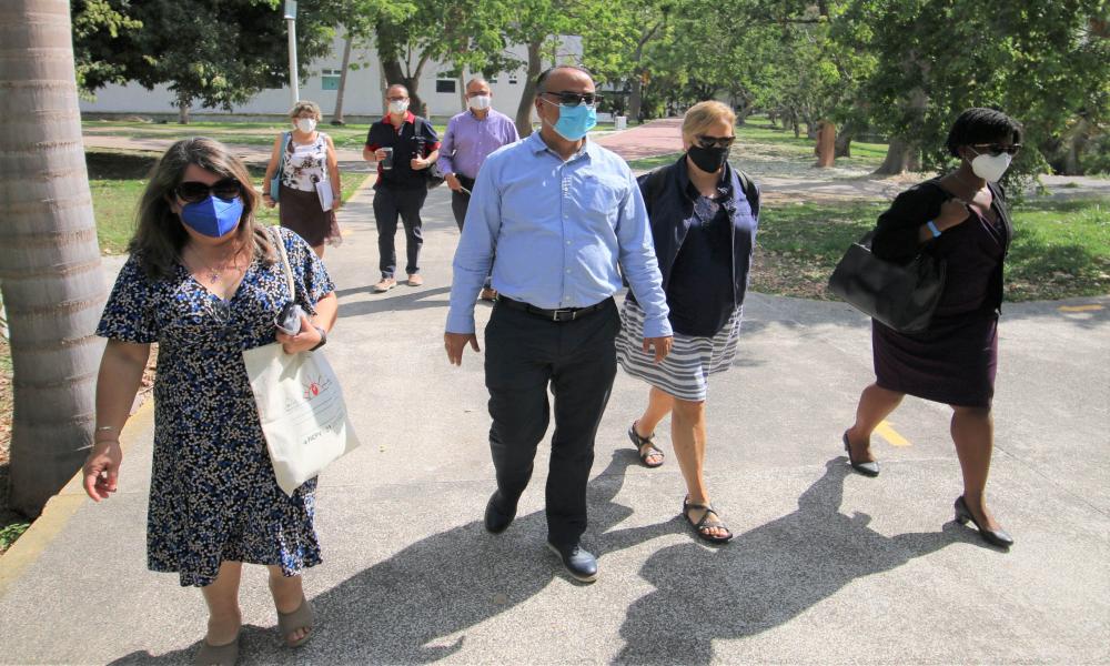 Diplomáticos de la Embajada de EU en México visitaron CUCosta