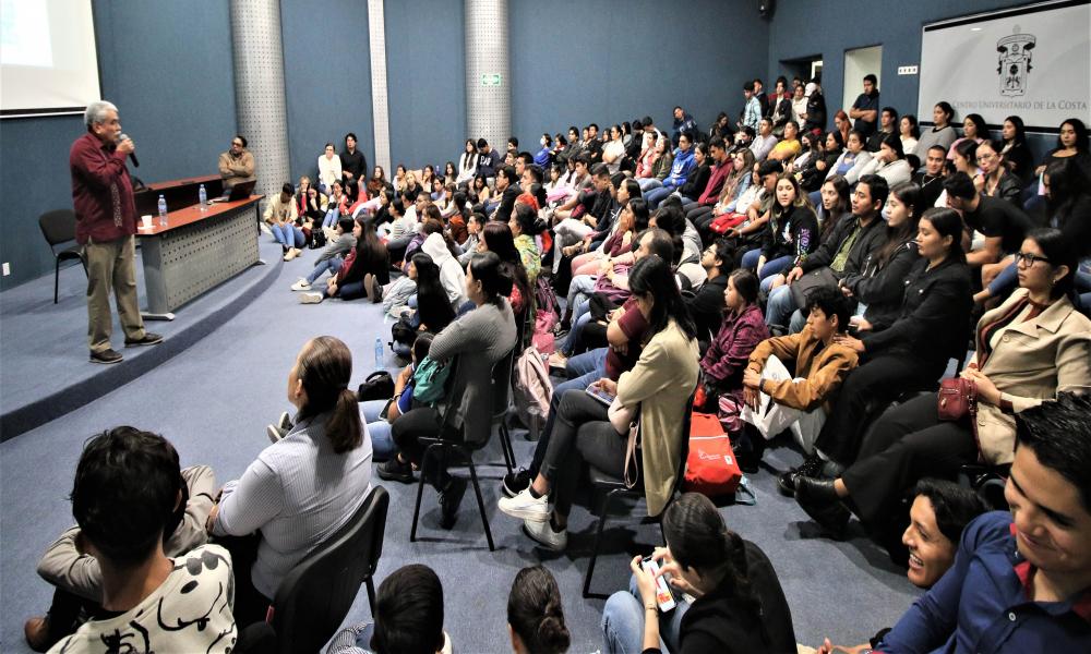 Estudiantes de Contaduría Pública deben actualizarse constantemente