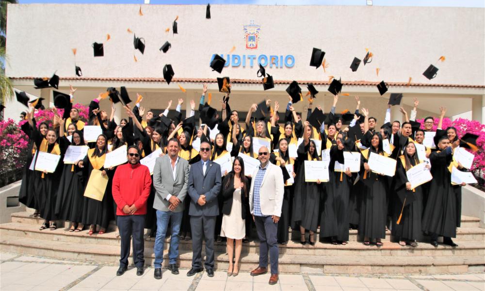 Se graduaron 48 estudiantes de la Licenciatura en Contaduría Pública del CUCosta