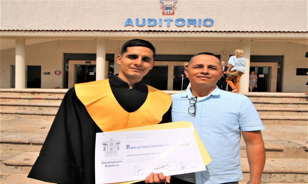 Se graduaron 48 estudiantes de la Licenciatura en Contaduría Pública del CUCosta