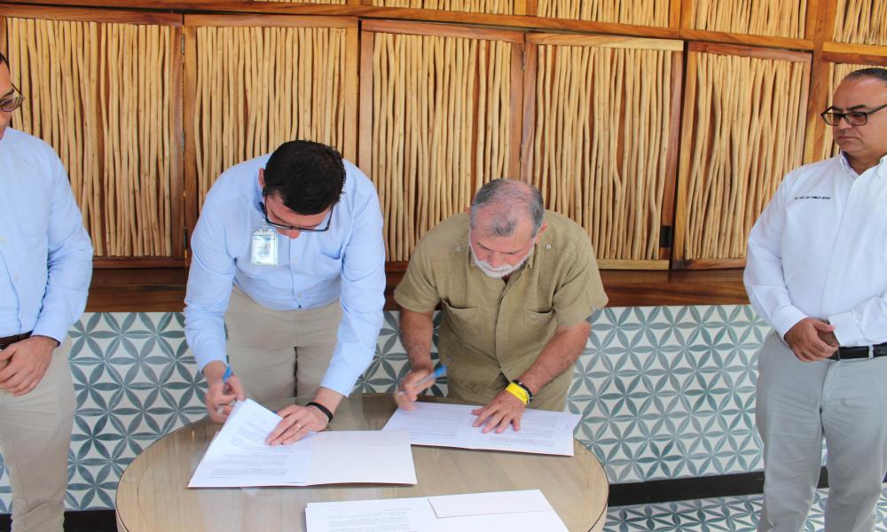 CUCosta firma convenio con Vidanta para prácticas profesionales