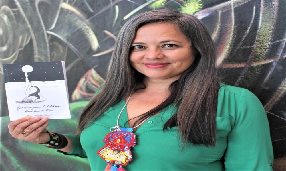 En CUCosta presentaron el Libro “Ejercicios para Habitarme”
