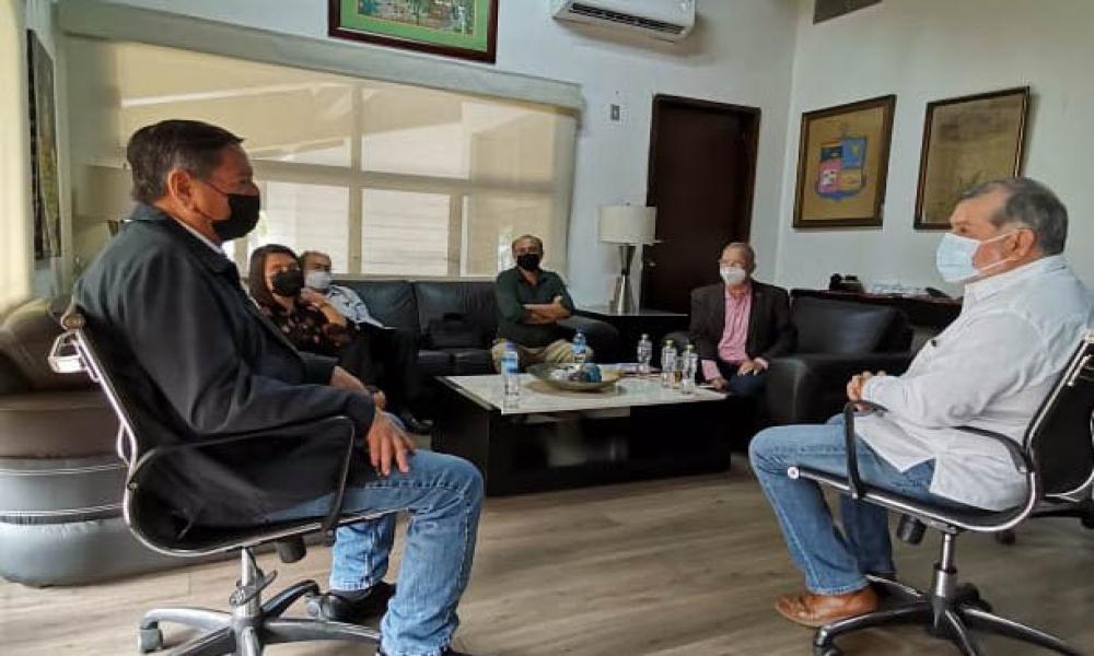 Muestra CUCosta interés en colaborar para atender problemas de Puerto Vallarta