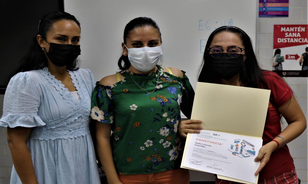 Personal administrativo del CUCosta concluyó cursos y talleres