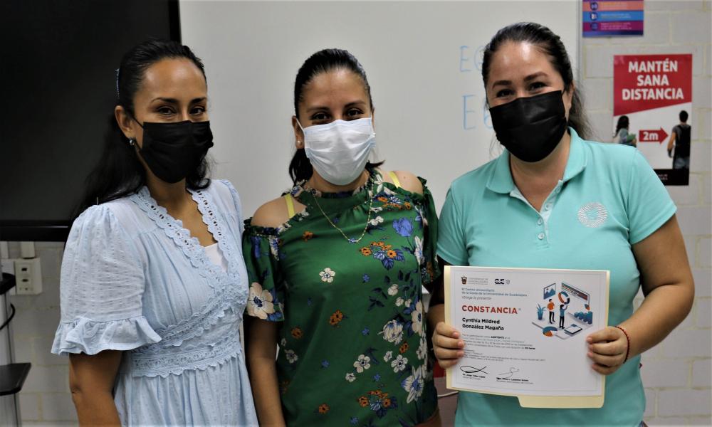 Personal administrativo del CUCosta concluyó cursos y talleres