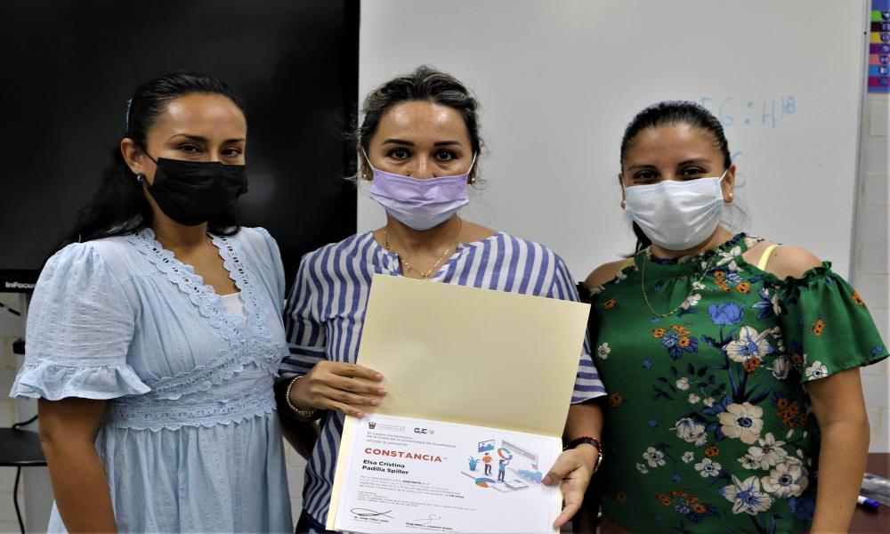 Personal administrativo del CUCosta concluyó cursos y talleres