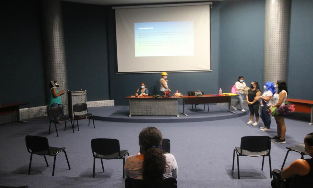 Promueve CUCosta cursos-taller para manejo del estrés entre trabajadores