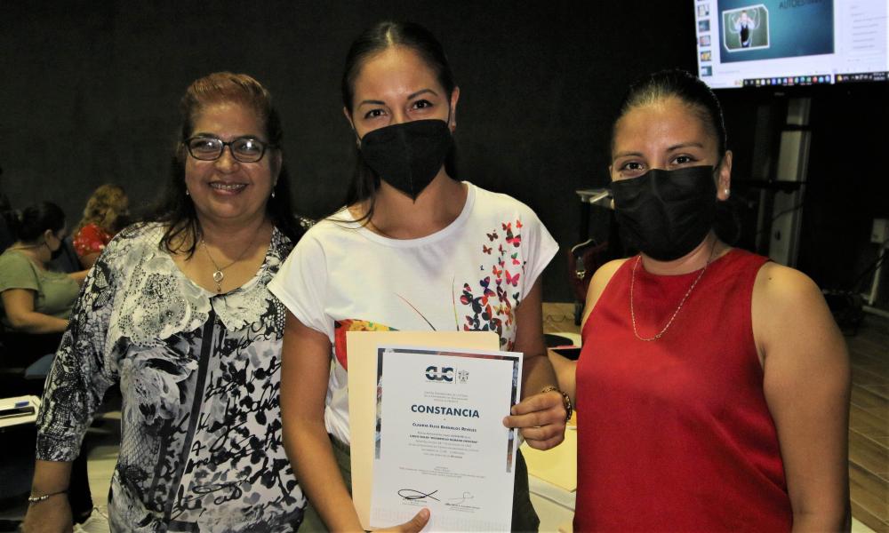 Ofrece CUCosta capacitación a sus colaboradores en Desarrollo Humano Integral