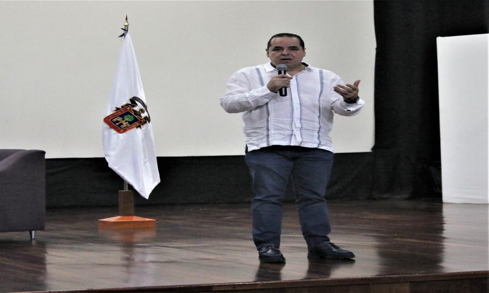 Recibe el Dr. Jorge Téllez López al diputado Enrique Velázquez quien dialogó con estudiantes sobre la Ley de Donación de Órganos