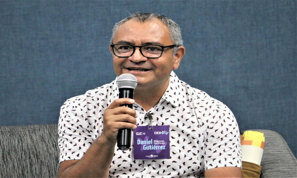 ¡Va Licenciatura en Diseño para Comunicación Gráfica por tercera certificación!