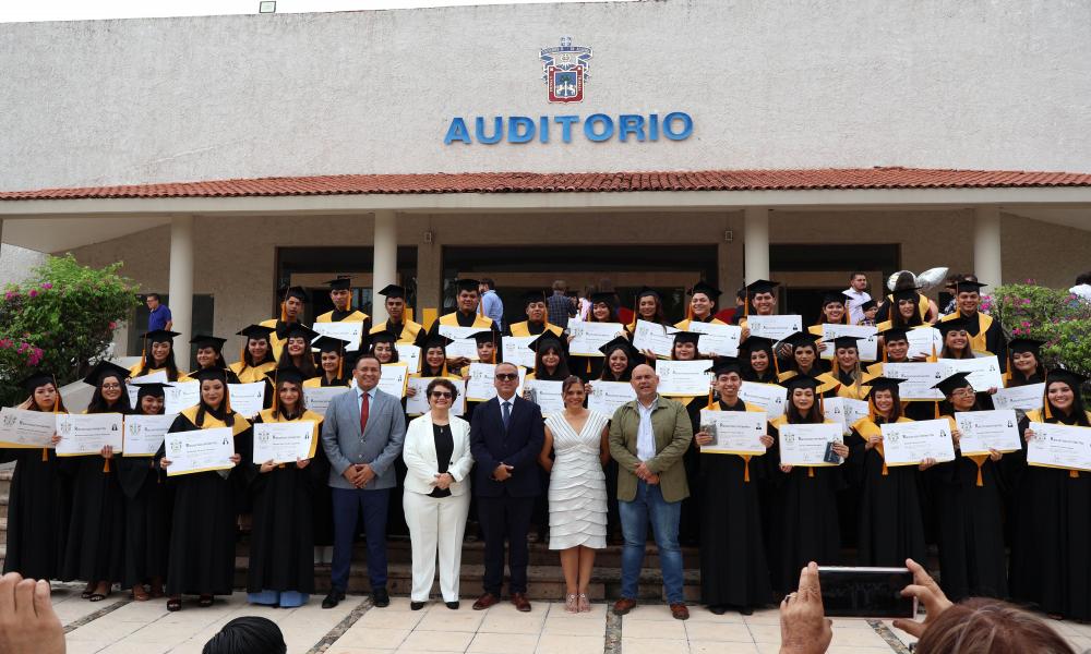 Doble Graduación en CUCosta de egresados de las Licenciaturas en Turismo y Lic. Ciencias y Artes Culinarias