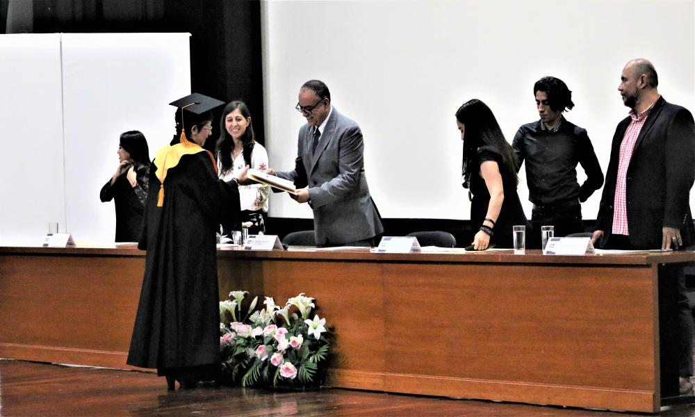 Se gradúan dos generaciones de las carreras de Artes Visuales para la Expresión Plástica y Fotográfica