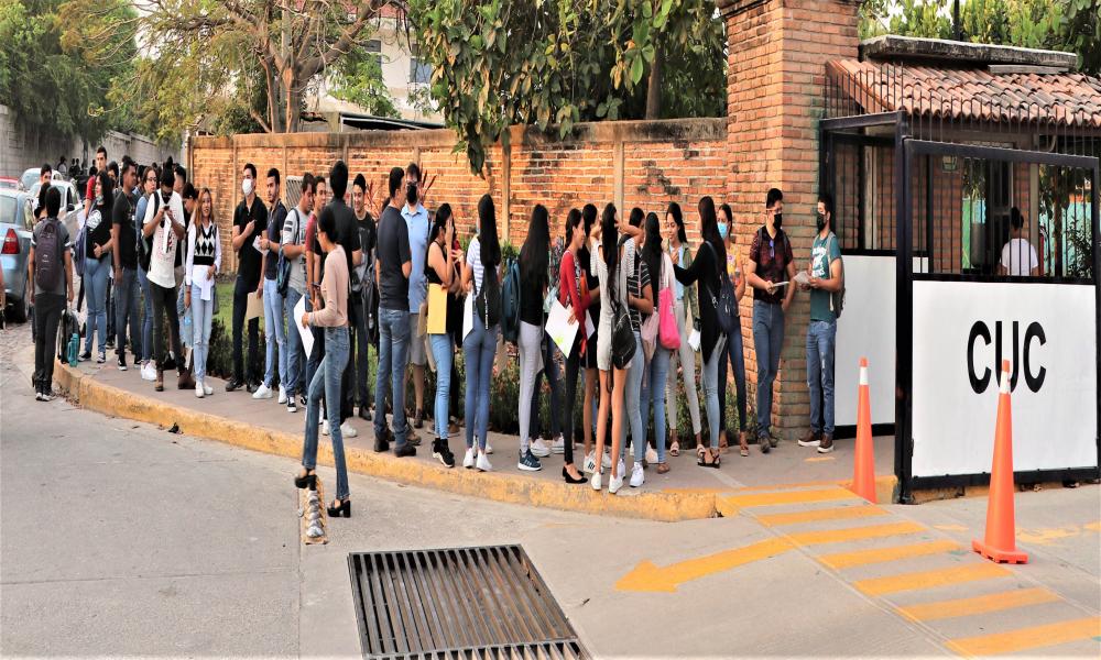 Presentaron 482 egresados de CUCosta el examen de EGEL-PLUS