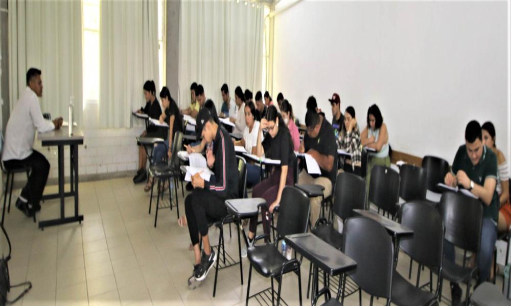 Presentaron 482 egresados de CUCosta el examen de EGEL-PLUS