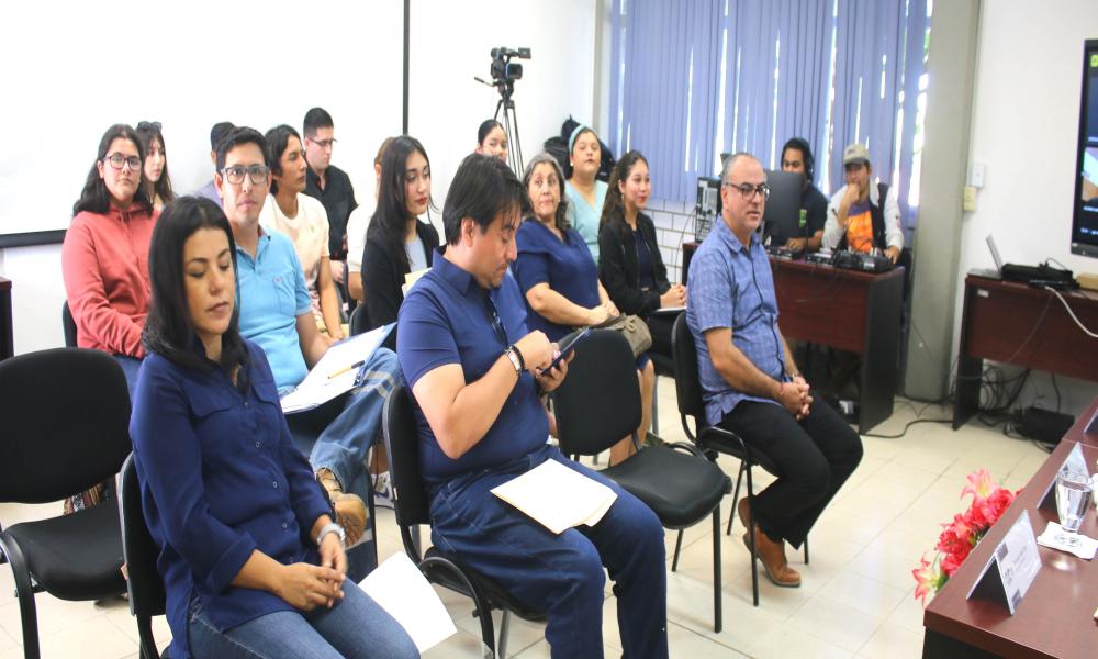 Entregan de constancias a ganadores de Emprende CUC