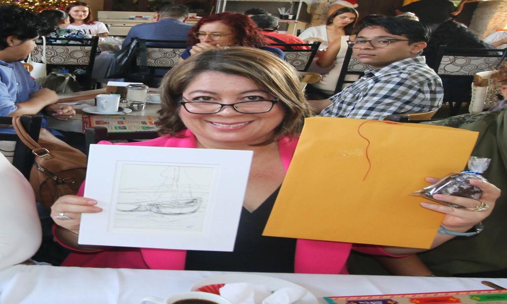 Se reúne la comunidad de la División de Estudios Sociales y Económicos en ameno convivio