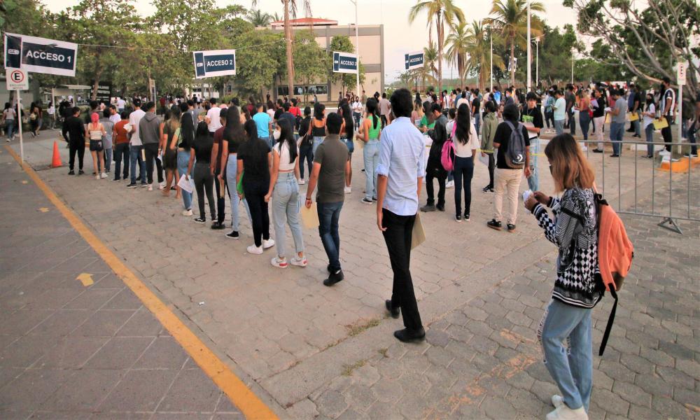 Gran demanda por ingresar al CUCosta; hicieron examen 2,370 aspirantes