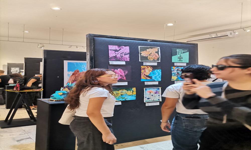 Muestran el talento artístico de estudiantes universitarios en la Biblioteca Los Mangos