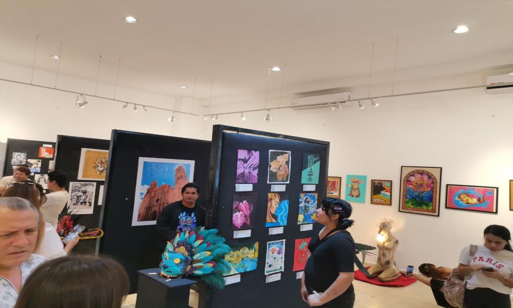 Muestran el talento artístico de estudiantes universitarios en la Biblioteca Los Mangos