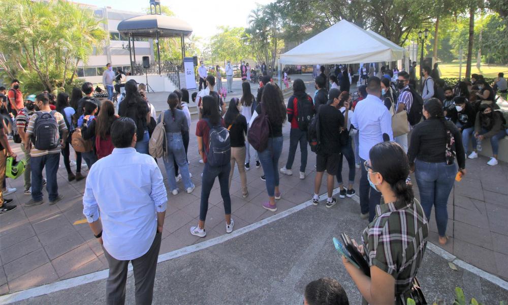 Se ofertaron 1,000 vacantes para estudiantes del CUCosta