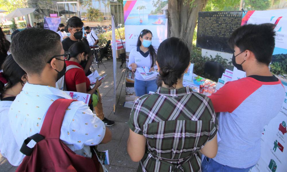 Se ofertaron 1,000 vacantes para estudiantes del CUCosta