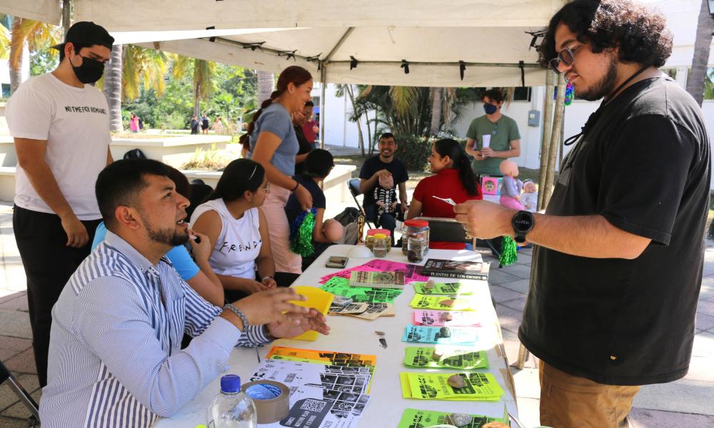Más de 500 estudiantes de preparatorias asistieron a la Feria Educativa del CUCosta