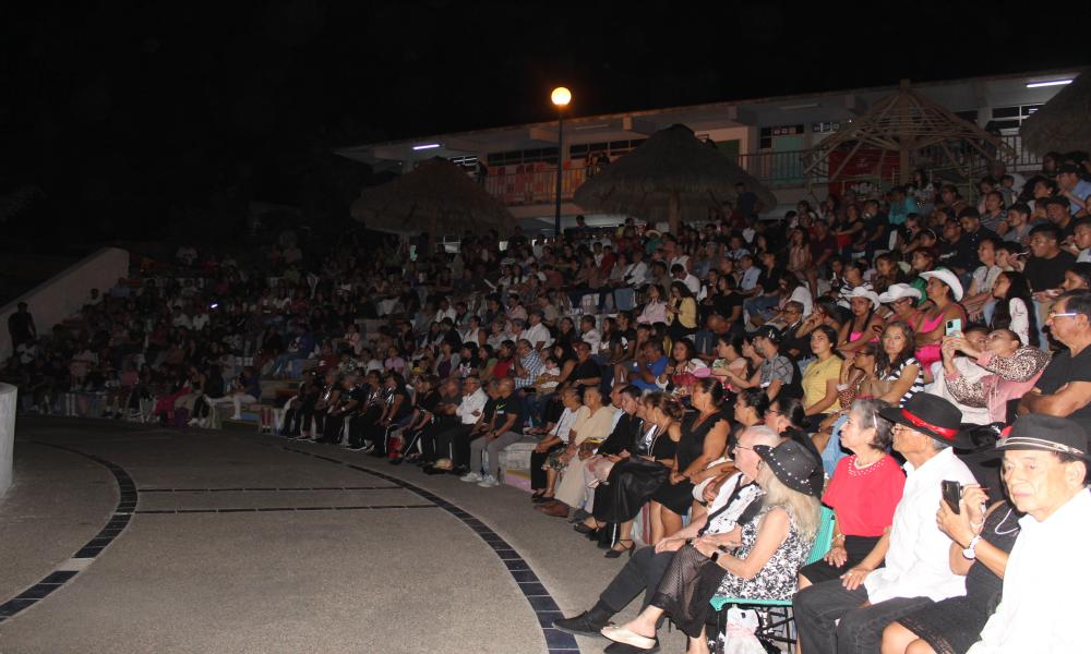Espectacular participación de universitarios bailando por Corazón de Niña de Puerto Vallarta