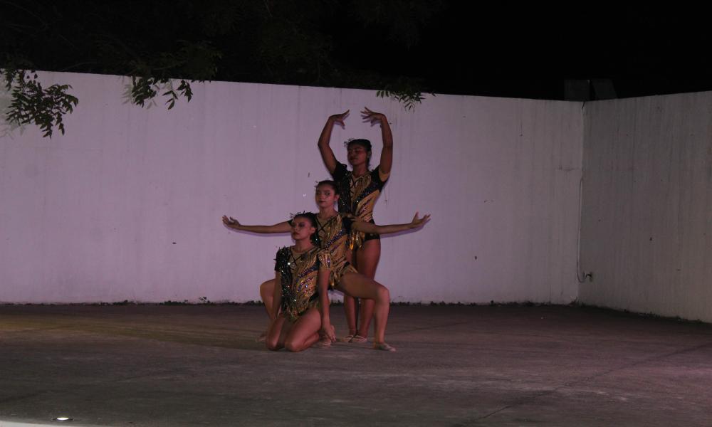 Espectacular participación de universitarios bailando por Corazón de Niña de Puerto Vallarta