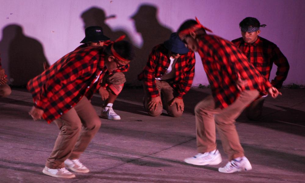 Espectacular participación de universitarios bailando por Corazón de Niña de Puerto Vallarta