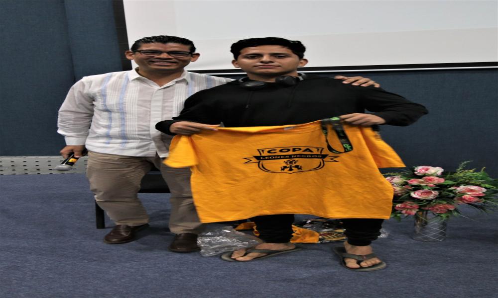 “A través de las Universidades se deben promover políticas públicas en el deporte” Dr. Flores Allende