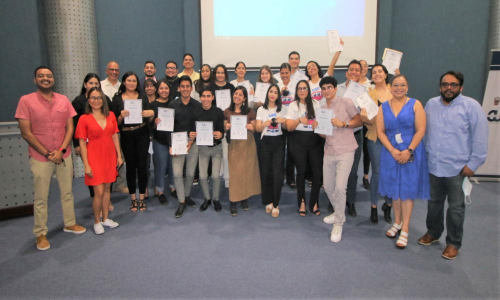 Estudiantes de Maestría ganan con el Proyecto de Negocio Car App en CUCosta