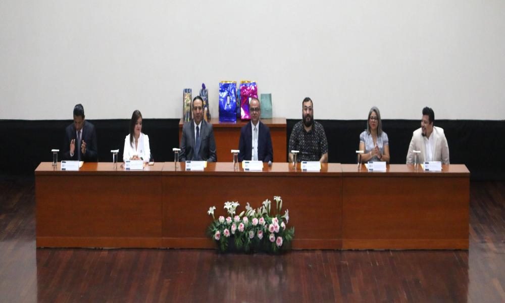 Doble Graduación en CUCosta con los ingenieros en Telemática y Videojuegos