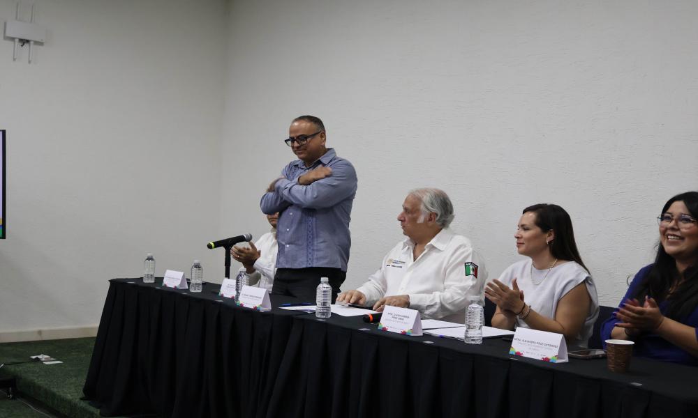 Entrega Secretario de Turismo diplomas a 24 guías de turistas que concluyeron diplomado en CUCosta